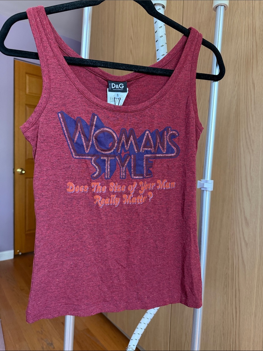 D&G Women's Burgundy Graphic Tank Top
